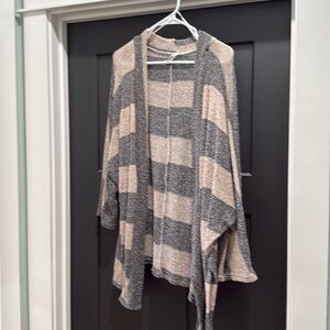 Women’s thin open front cardigan by Auditions size Medium. Excellent condition.